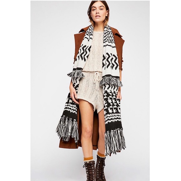Free People Accessories - Free People Chunky Knit Blanket Scarf